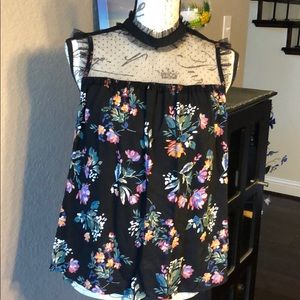 Black floral blouse size med